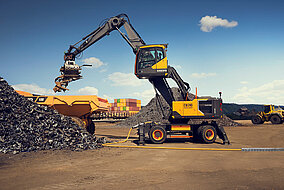 »Kabelgebundener« EW240 Electric Material Handler ergänzt Portfolio an batterieelektrischen Maschinen