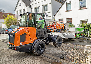 Startschuss f&uuml;r die neuen &raquo;3er&laquo;-Kompaktradlader