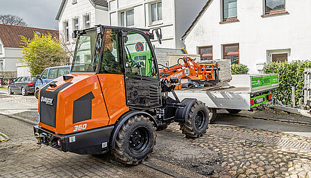 Startschuss f&uuml;r die neuen &raquo;3er&laquo;-Kompaktradlader