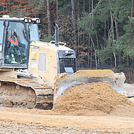 Zeppelin Baumaschinen: Der Mensch denkt, die Baumaschine lenkt