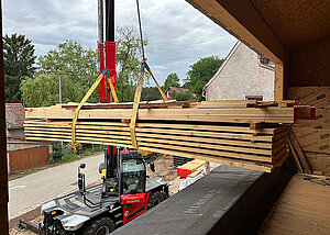 Einsatz des Manitou MRT 2260 im Holzbau 