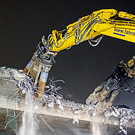 Vereinter Einsatz im Br&uuml;ckenabbruch