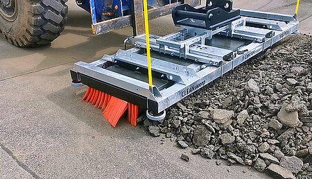  80 Prozent Zeit- und Kostenersparnis mit dem CleanSweep V-Concept Kehrbesen