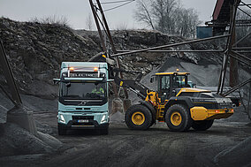Ganztägiger Betrieb mit dem aktualisierten Volvo-Bagger EC230 Electric 