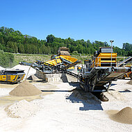 RUBBLE MASTER: Schrefler vertraut auf RM Hybridbrecher und robuste RM Siebe