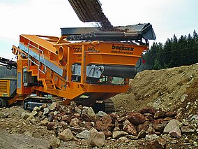 Backers Maschinenbau: Erst Sieben, dann Brechen