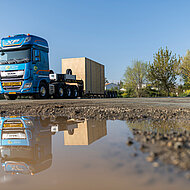 DAF Trucks: 8x4-Sattelzugmaschine mit Tridem-Achse