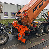 Optimas Maschinenfabrik: Den Asphalt gezielt verf&uuml;llen