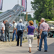 Hausmesse bei sommerlichen Temperaturen
