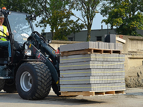 TOBROCO-GIANT ENTHÜLLT NEUEN 3,5-TONNEN G3500 X-TRA RADLADER