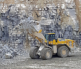 Rädlinger: Ladeschaufel im harten Gewinnungseinsatz