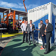 KTEG/Deutz: Schnellladestation &raquo;Powertree&laquo; unterst&uuml;tzt E-Maschinen auf der Baustelle