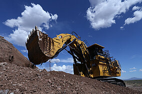 Zeppelin Baumaschinen: Cat 6040 – 400-Tonner mit Stufe V 