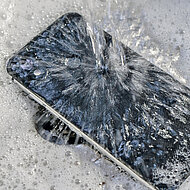 Cat Phones gr&uuml;ndlich reinigen und desinfizieren