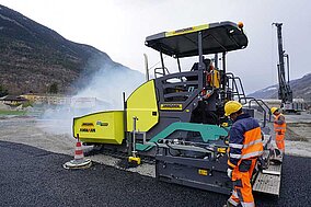 Ammann: Erfolgsmodell asphaltiert Großparkplatz