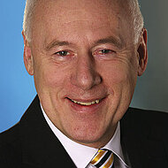 Von Aspern &uuml;bergibt Vertriebsleitung  f&uuml;r Michelin D-A-CH an Anish K. Taneja