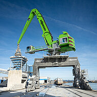 Gro&szlig;maschinen im Umschlag: weltweit bew&auml;hrte Technik aus Straubing 