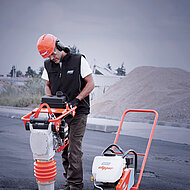 Saint-Gobain Abrasives: Ger&uuml;tteltes Ma&szlig; an Verdichtungskompetenz