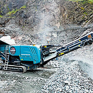 Leichter, h&auml;rter, besser: Neuer &raquo;Premiertrak 450&laquo; von Powerscreen