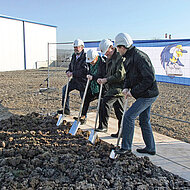 Spatenstich zum Neubau der Logistik- und Montagehalle