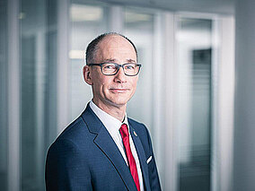 Kostenfalle Rohstoffknappheit: »Pauschalpreise bei öffentlichen Vergaben gehören auf Prüfstein«