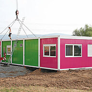 Weisig: Container als werbewirksames modulares Geb&auml;ude