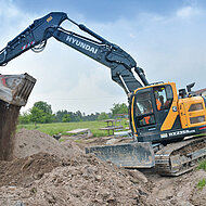 Hyundai CEE: Zwei Kettenbagger im schweren Kanalbau