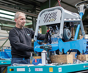 Spezialist für Bodenverdichtung mit 70 Jahren Erfahrung 