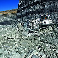 Erste stufenlos hydrostatisch angetriebene 70-t-Planierraupe