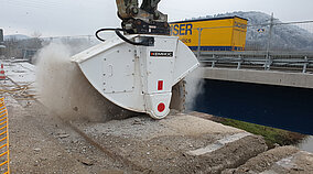 KEMROC: Brückenabbruch Stück für Stück