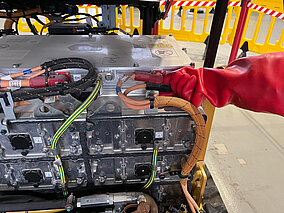 Servicearbeiten unter Hochspannung 