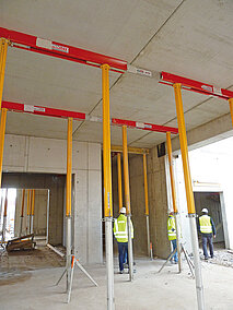 Mayer Schaltechnik/Ischebeck: Wandkonsolen statt teurer Traggerüste