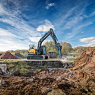 Sechs neue Hydraulikh&auml;mmer f&uuml;r 1,2-t- bis 26-t-Bagger