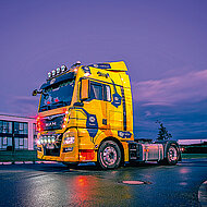 Hella stellt auf &raquo;ADAC Truck Grand Prix&laquo; LED-Scheinwerferserie &raquo;Black Magic&laquo; vor