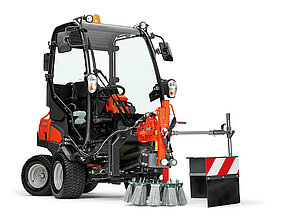 Husqvarna: Mechanische Wildkrautbekämpfung mit der Profi-Wildkrautbürste