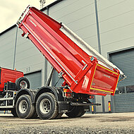 KH-Kipper: Neuer Drei-Seiten-Kipper setzt auf Bedienungsplus