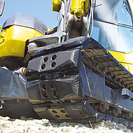 Bridgestone Industrial: Mit Gummibodenplatten den Spagat zwischen Stahl- und Gummikette schaffen