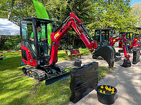 Minibagger SV15VT punktet beim Landschaftsgärtner-Cup