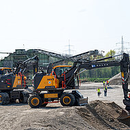 Pro Days 2026: Eine Armada an Baumaschinen