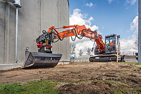 Auf Rädern und Ketten: Kiesel und Hitachi mit Großaufgebot in München