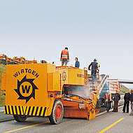 Wirtgen wird 60 &ndash; Erfolgsgeschichte von Menschen und Maschinen