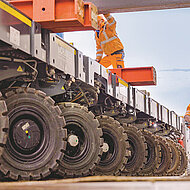 Cometto: Eine Eisenbahnbr&uuml;cke mit dem Selbstfahrer eingebaut