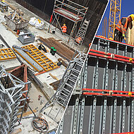 St&uuml;tzen- und Teleskoptr&auml;gerschalung f&uuml;r komplexes Bauvorhaben