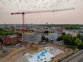 Zwei-Hersteller-Strategie mit starkem Servicenetz