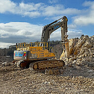 Riesiger &raquo;HP 12000&laquo; im Steinbruch-Einsatz