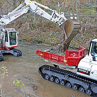 Takeuchi &ndash; Sch&auml;fer: Dumper und Bagger beseitigen Hochwassersch&auml;den