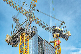 Neue Turmdrehkrane und digitale Lösungen