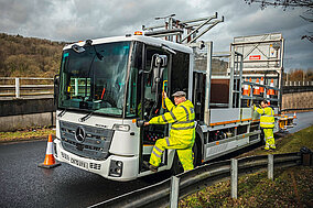 Daimler: Im Dienste der Straßensicherheit aktiv