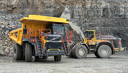 Der Volvo R70 &uuml;berzeugt im Kalksteinbruch von SHF 