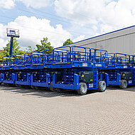 BEYER stellt neues Produktsegment vor: Elektro Scherenb&uuml;hnen mit Allrad